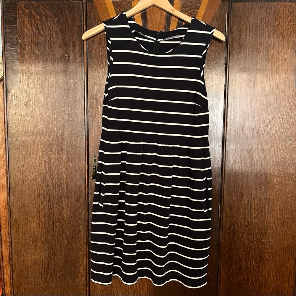Sleeveless Dress in Navy/White Stripe, Size 14